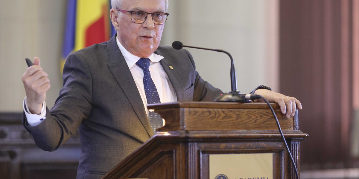 Academicianul Marius Andruh a fost ales marți, după al doilea tur de scrutin, noul președinte al Academiei Române, înlocuind astfel pe Aurel Ioan Pop, care a condus instituția timp de două mandate, mandatul său fiind încheiat pe 5 aprilie