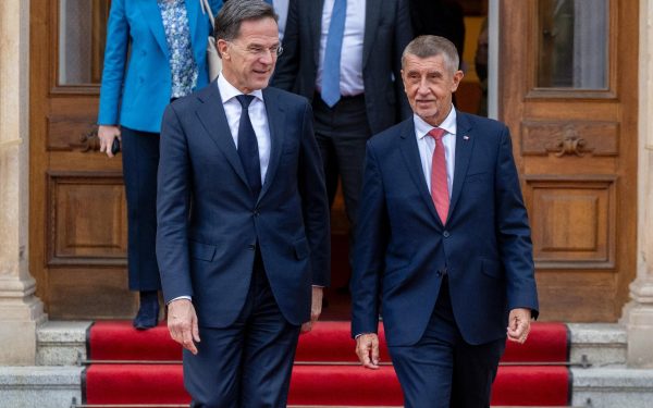 Babiș: Cehia respectă NATO, dar taie fondurile Apărării!