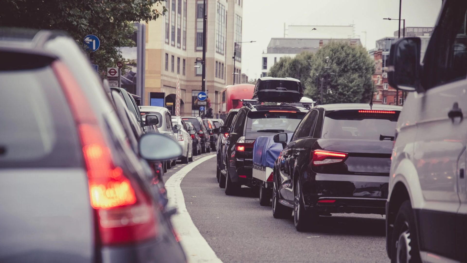 Financial Conduct Authority (FCA), organismul de reglementare financiară din Marea Britanie, va plăti șoferilor din Regatul Unit suma de 9,1 miliarde de lire sterline pentru despăgubiri legate de contracte de finanțare auto supraevaluate în perioada 2007-2024