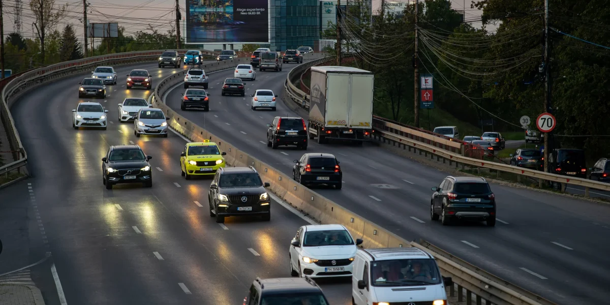 Taxele de bază pentru înmatricularea mașinilor rămân mici, dar costurile totale pot fi semnificative Costurile administrative pentru înmatricularea unei mașini sunt relativ modeste, însă acestea reprezintă doar o parte din cheltuielile totale pe care trebuie să le poată suporta proprietarii de vehicule