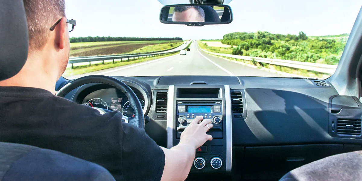 România bagă radare cu viteză medie: Cum sunt prinși șoferii vitezomani