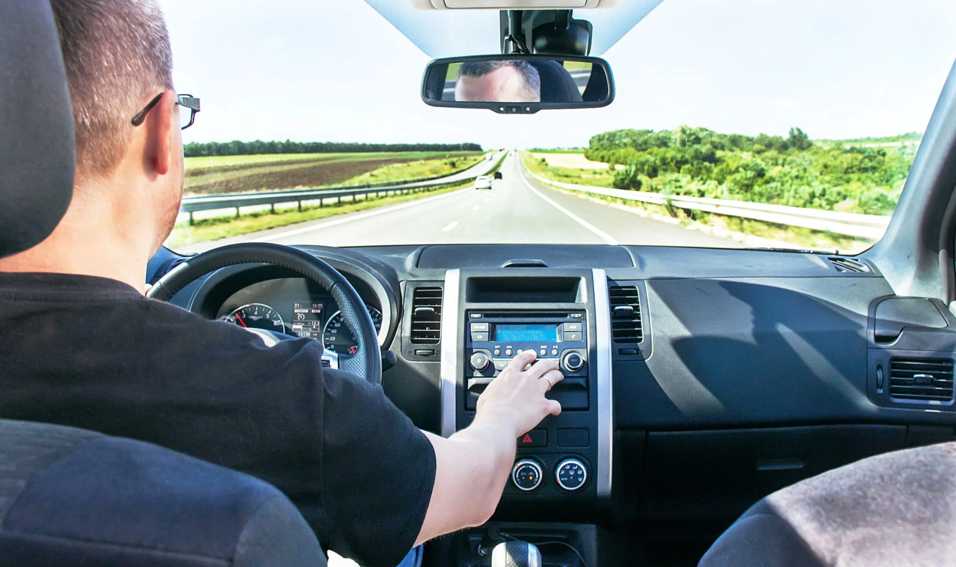 România bagă radare cu viteză medie: Cum sunt prinși șoferii vitezomani