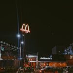 Managerul McDonald’s dă vina pe mamă pentru gestul stângaci