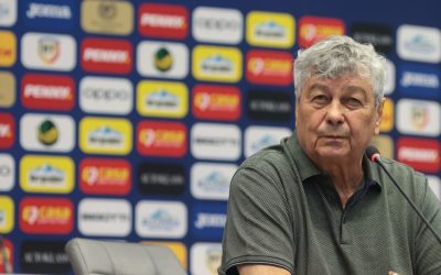 Mircea Lucescu se află în continuare sub supraveghere la Spitalul Universitar din București, unde medicii analizează în detaliu evoluția stării sale de sănătate după un infarct miocardic suferit vineri