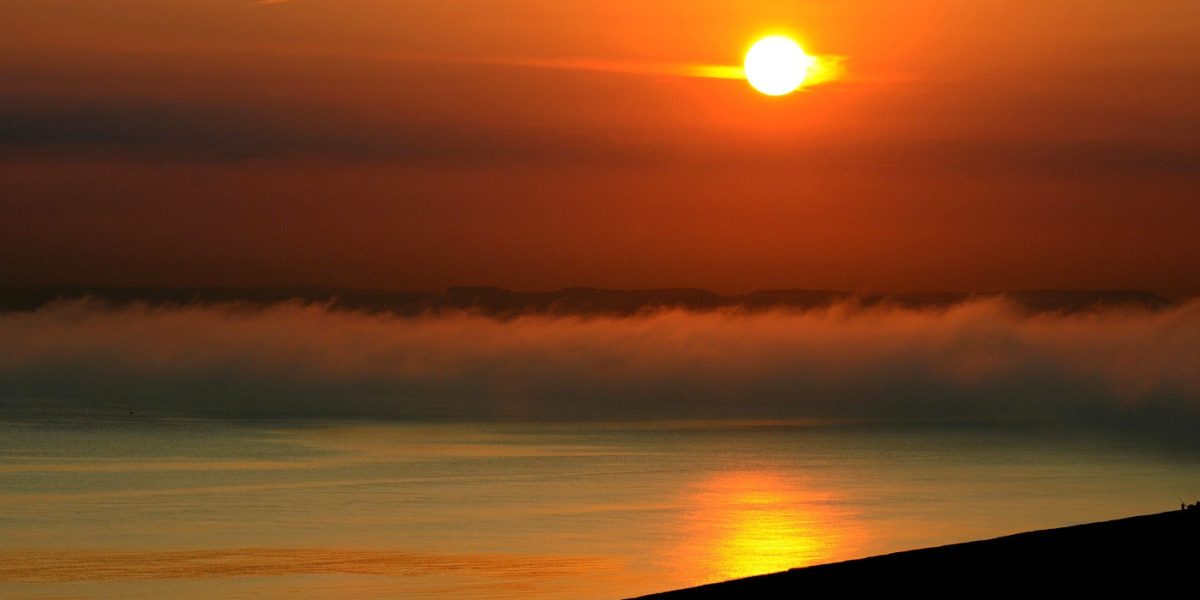 Oceanele lumii au atins luna trecută un nivel de căldură aproape record, un semnal îngrijorător ce indică revenirea probabilă a fenomenului El Nino, fenomen natural de încălzire, care se va adăuga schimbărilor climatice induse de activitățile umane