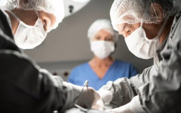 Intervenție estetică fatală în București: O femeie a murit în timpul liftingului facial