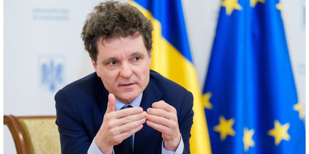 Decizie strategică pentru asigurarea stabilității pieței de carburanți în contextul tensiunilor internaționale Nicușor Dan a avut, luni, o întâlnire de urgență cu reprezentanți ai guvernului și ai industriei petroliere, discuții concentrându-se pe criza de aprovizionare cu combustibili, cauzată de măsurile de sancțiuni și de închiderea Strâmtorii Ormuz