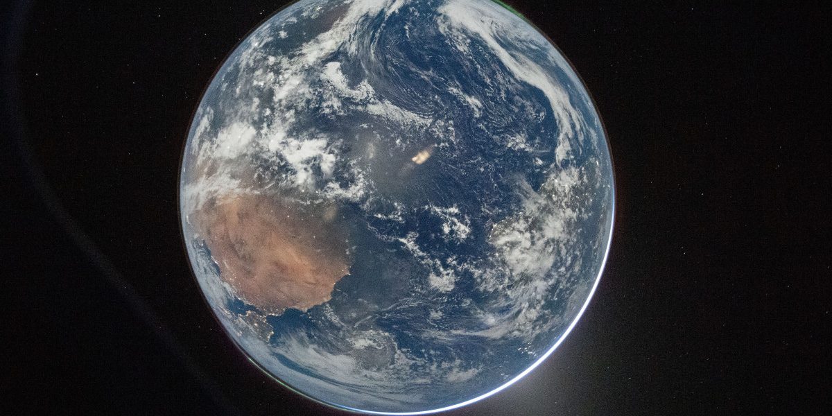 Astronauții misiunii Artemis 2 au transmis primele mesaje video din spațiu, oferind publicului o imagine directă asupra călătoriei lor în afara orbitei Pământului