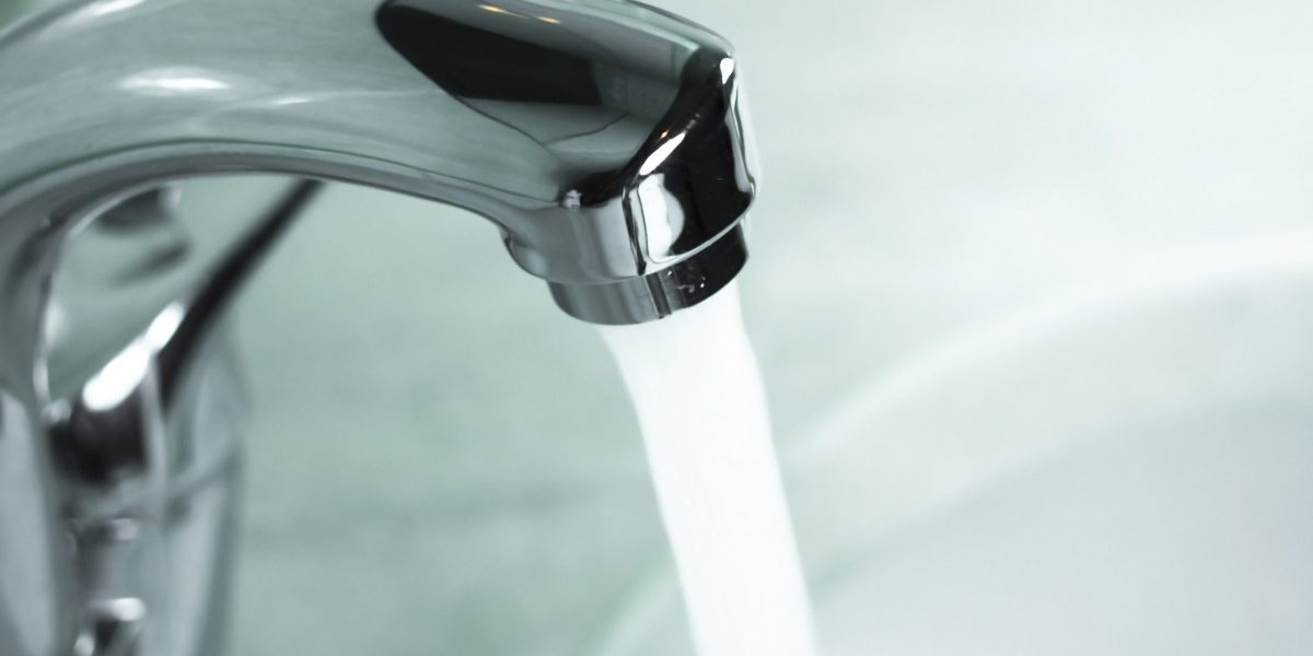 Bacteria Pseudomonas aeruginosa a fost depistată din nou în apa destinată consumului în spitalul de Pediatrie din Ploiești, ceea ce a determinat conducerea unității sanitare să ia măsuri stricte pentru întreruperea temporară a alimentării cu apă de la rețea și pentru limitarea internărilor