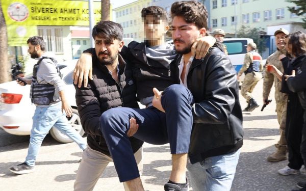 Atac armat într-un liceu din Turcia: 16 răniți, agresor a tras la întâmplare