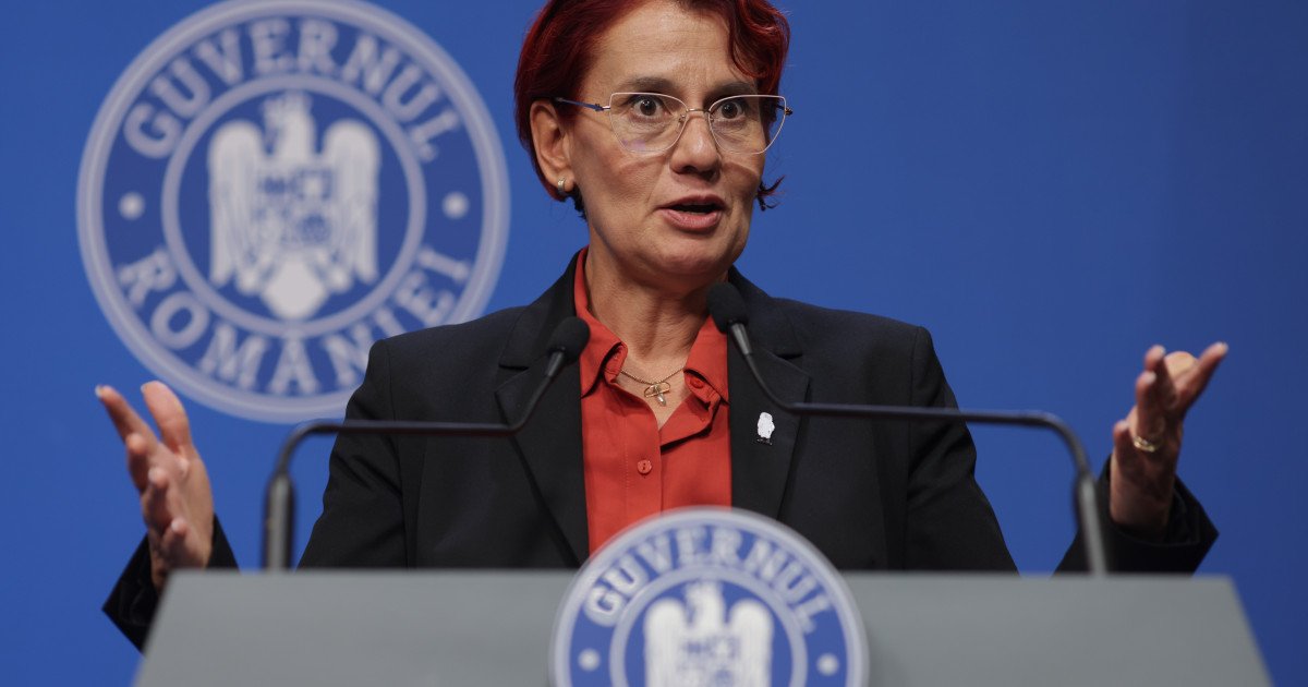 Guvernul a decis vineri reducerea accizei pentru motorina standard, măsură anunțată de purtătorul de cuvânt, Ioana Dogioiu, după încheierea unei ședințe extraordinare a Executivului