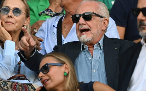 Șoc în fotbal: Patronul Napoli vrea reprize de 25 de minute