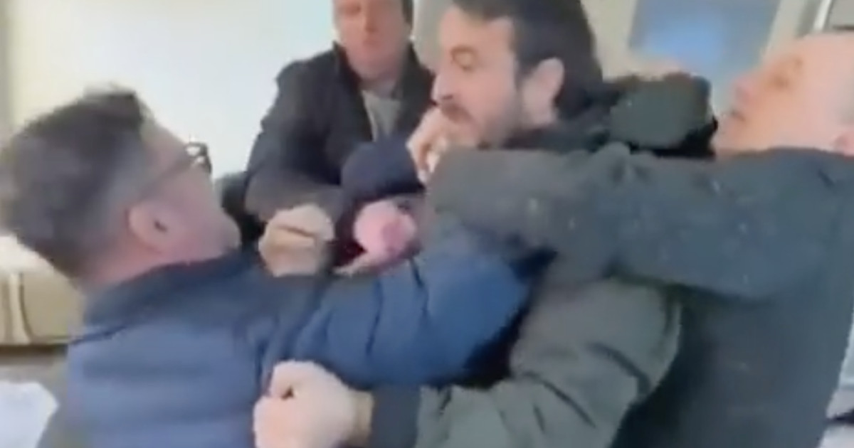 Bătaie la AUR: „Borfașule!” Scandal cu acuzații și jurăminte în sediu