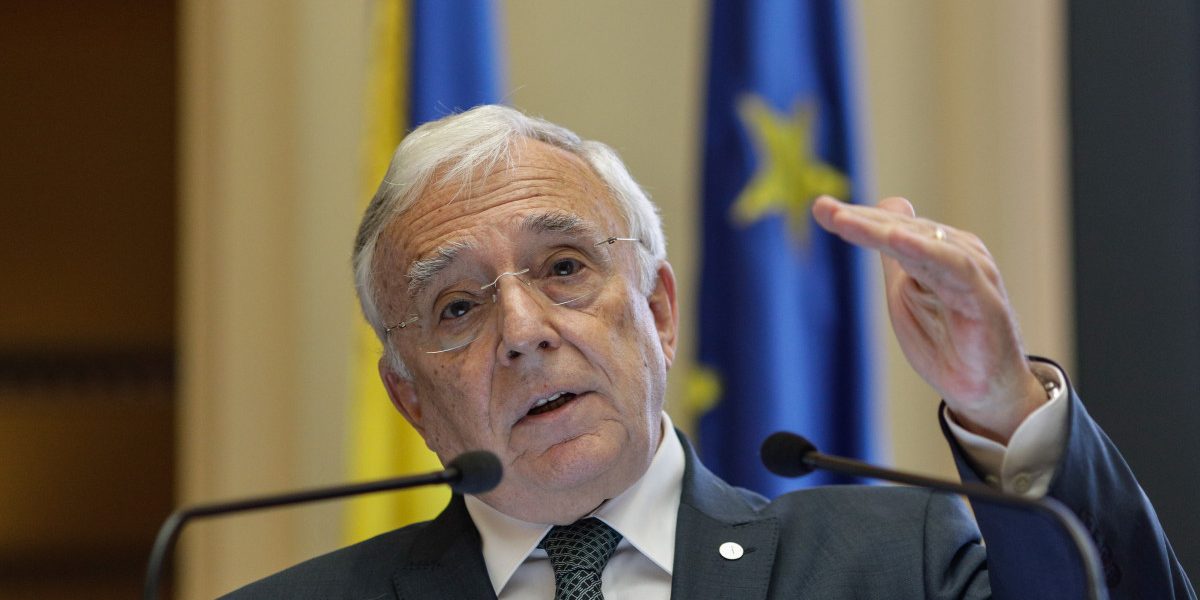 România urmărește, în mod oficial, două mari proiecte de țară: aderarea la OCDE și adoptarea euro