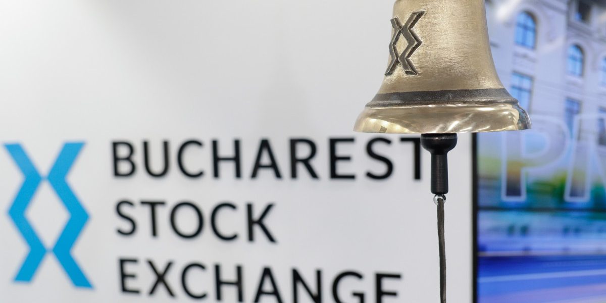 Titlurile de stat Fidelis în euro sunt suspendate temporar de la tranzacționare pe Bursa de Valori București (BVB) începând de luni, 6 aprilie, din cauza închiderii sistemului european T2S, utilizat pentru finalizarea tranzacțiilor în monedă euro