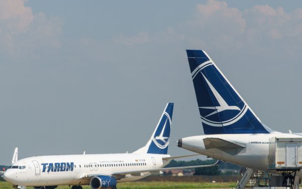 TAROM, pe marginea prăpastiei: Angajații acuză Guvernul că vrea să închidă compania din aprilie
