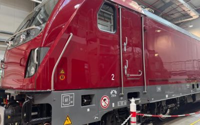 Alstom a livrat prima locomotivă electrică Traxx Passenger pentru Autoritatea pentru Reformă Feroviară (ARF) din România, marcând un pas important în modernizarea infrastructurii feroviare