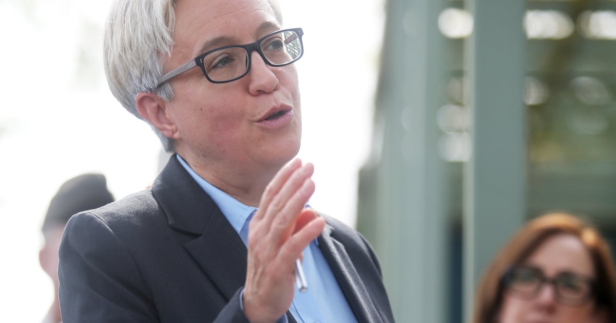 Ordinul lui Kotek modifică școlile din Portland: Proteste pe străzi