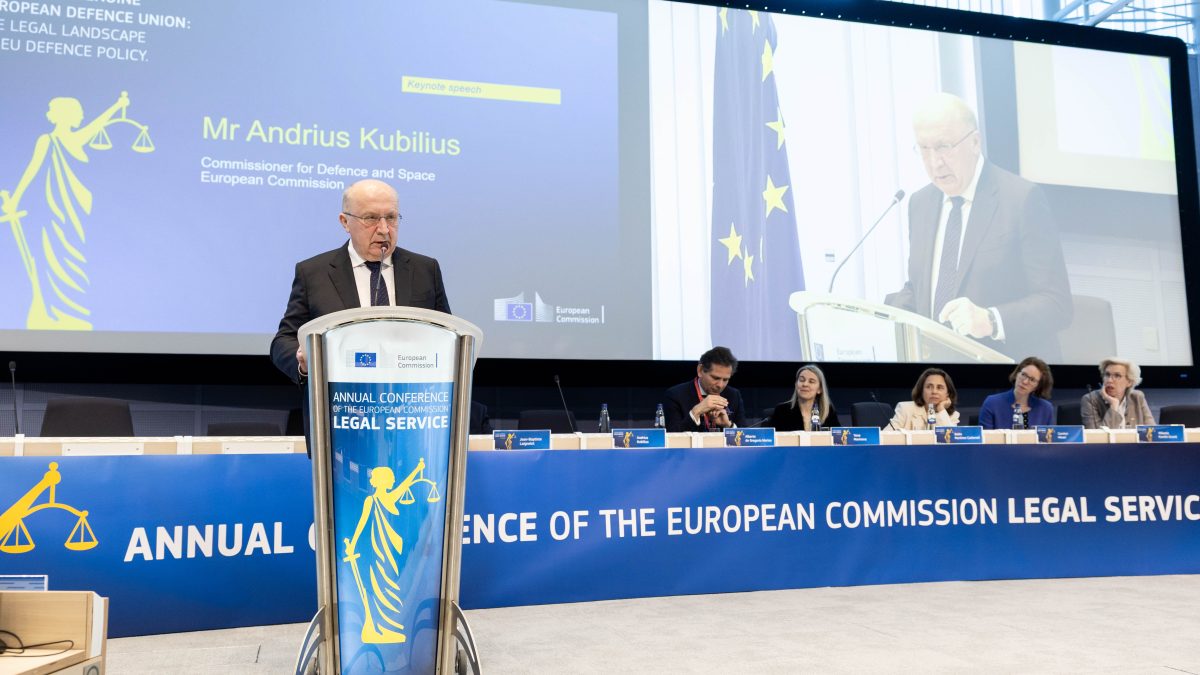 Kubilius zguduie apărarea UE: Tratatele, sub semnul întrebării