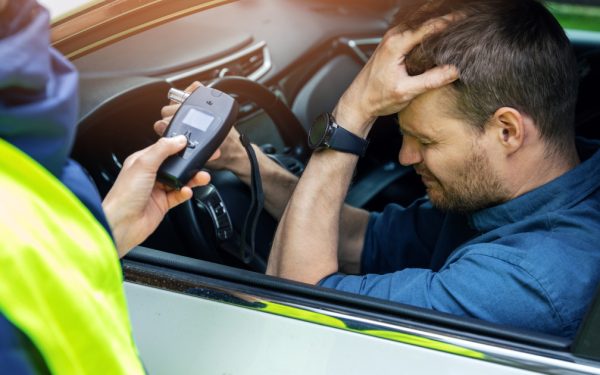 Șofer din Reșița, reținut de polițiști după ce a fost prins beat la volan