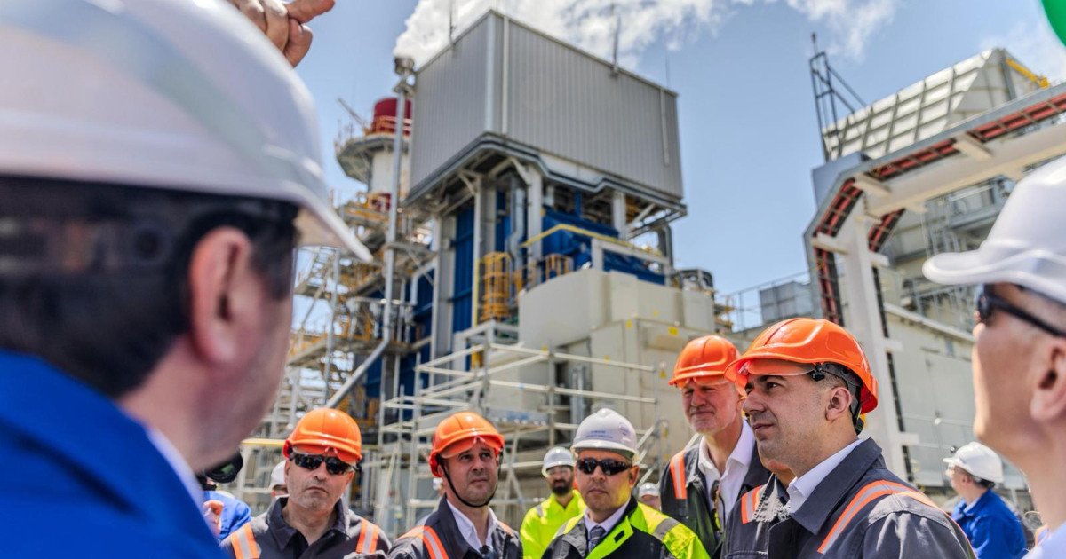 Rafinăria Petromidia, operată de Rompetrol, şi-a reluat activitatea complet la capacitate maximă, anunțând oficial ministrul Energiei, Bogdan Ivan