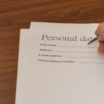 Nume și prenume: Greșeala făcută online de mulți români este monumentală