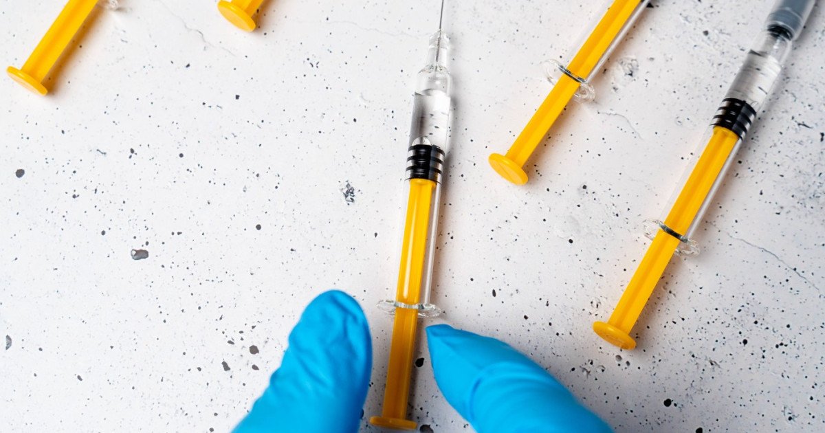 Ministrul polonez al Sănătății a anunțat că aproximativ 64 de milioane de doze de vaccin împotriva COVID-19 trebuie distruse, după ce o instanță belgiană a obligat Varșovia să respecte un acord cu gigantul farmaceutic Pfizer