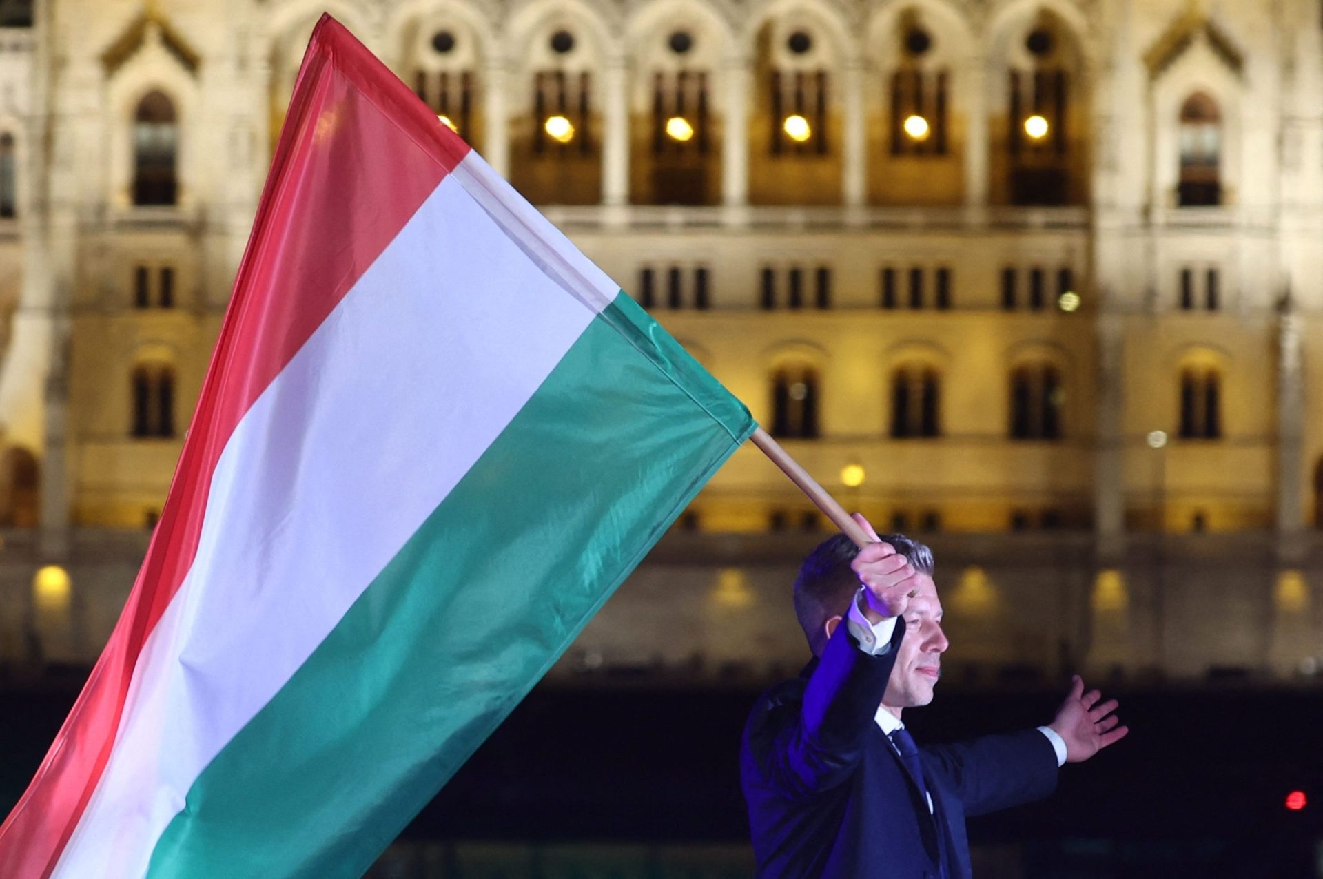 Viral: Politicianul MAGHIAR Zoltan Hegedűs, celebru prin dans! Va fi ministru al Sănătății? (VIDEO)