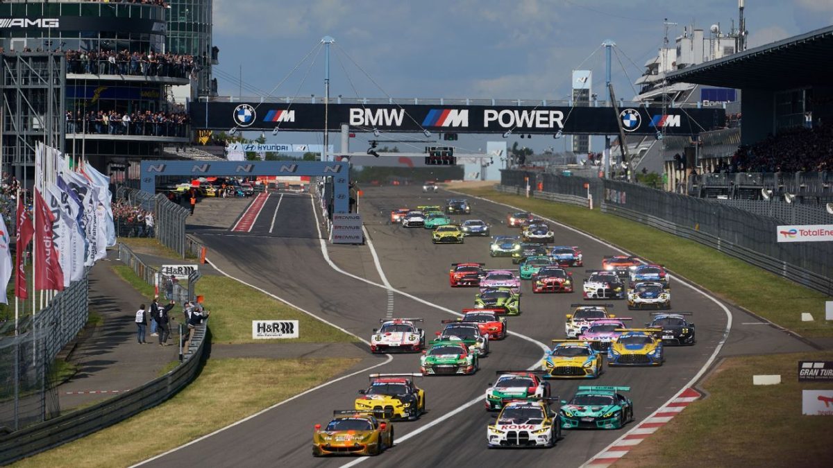 Pilot decedat într-o cursă la Nurburgring, cu Max Verstappen prezent