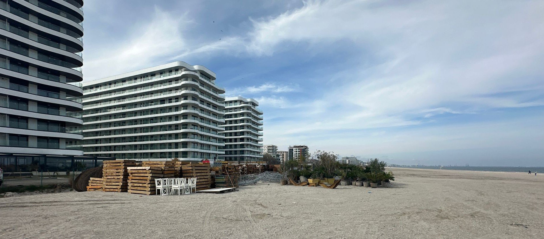 Amenzi la Năvodari: Firmele au amenajat plaje fără contracte cu Apele Române