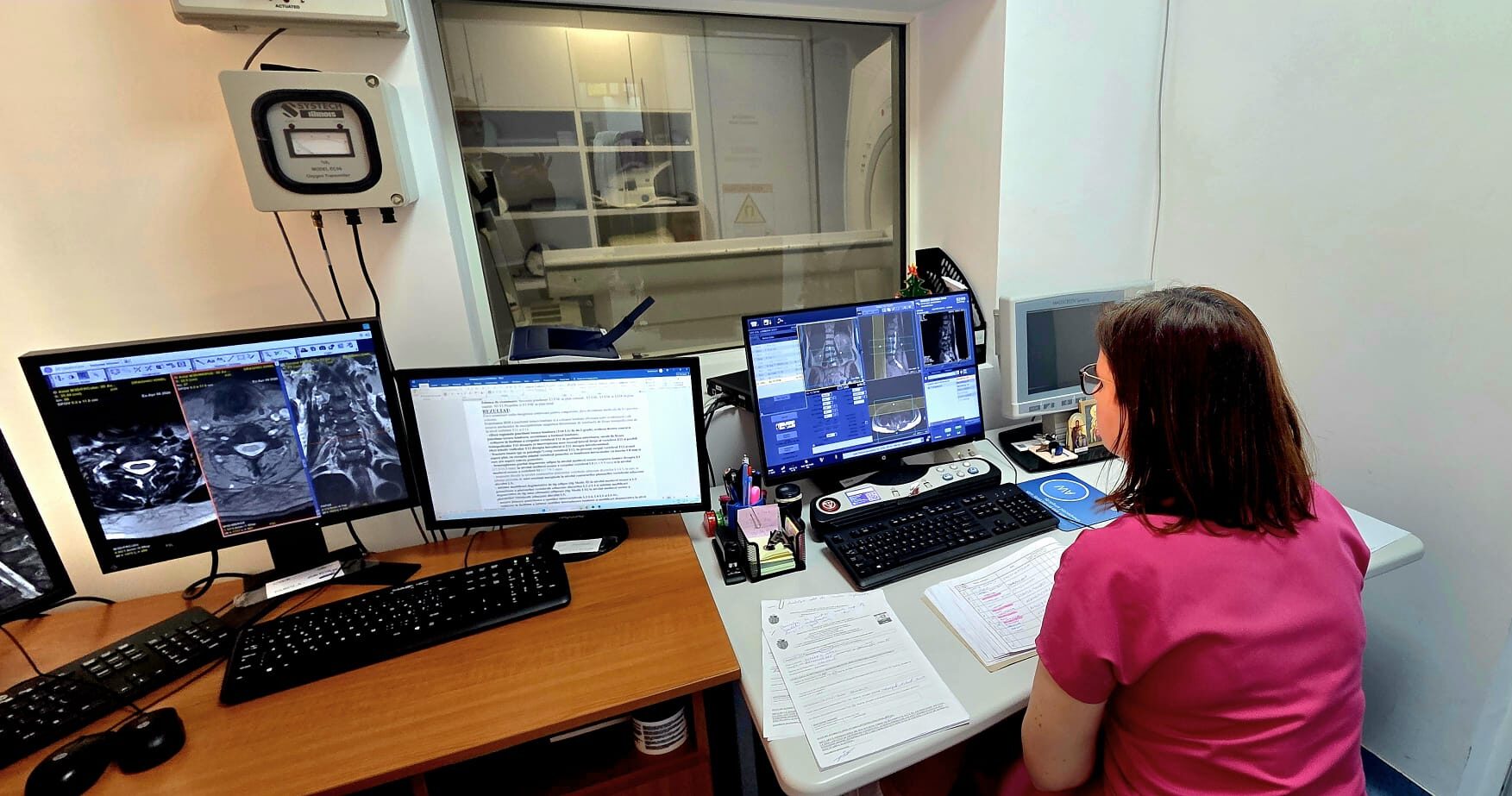 Locuitorii din Sectorul 1 pot beneficia de investigații RMN gratuite la Complexul Caraiman, dacă au venituri lunare de până la 4.000 de lei pe membru de familie, condiție valabilă pentru cei cu domiciliul sau reședința în sector de cel puțin șase luni