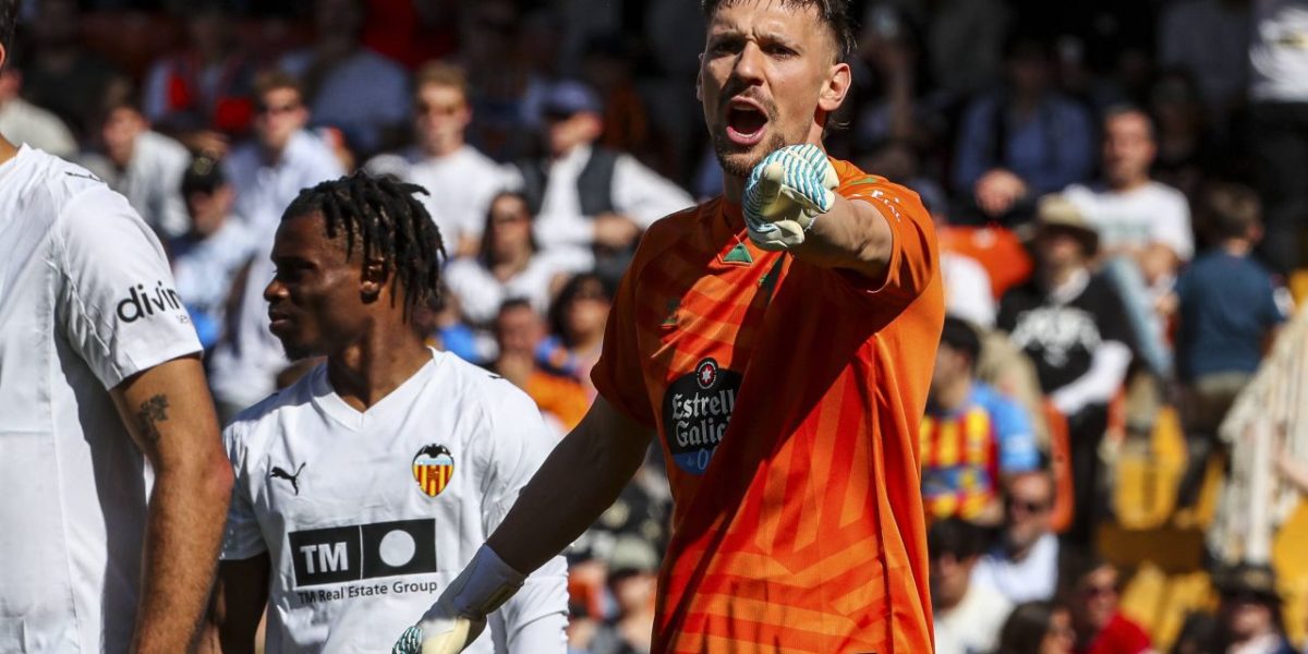 Ionuț Radu joacă ACUM în sferturile Europa League! Freiburg - Celta Vigo, Bologna - Aston Villa și Porto - Nottingham Forest