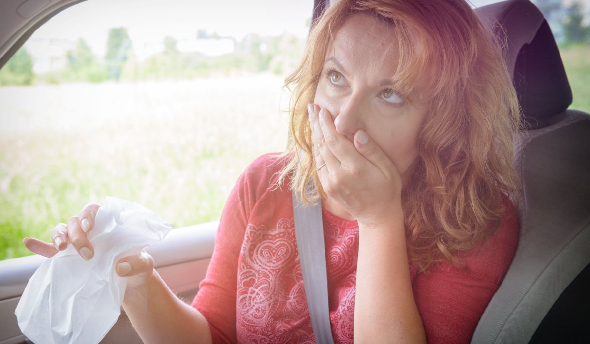 Rău de mașină: Gata cu greața! Gestul simplu care te scapă de probleme la drum
