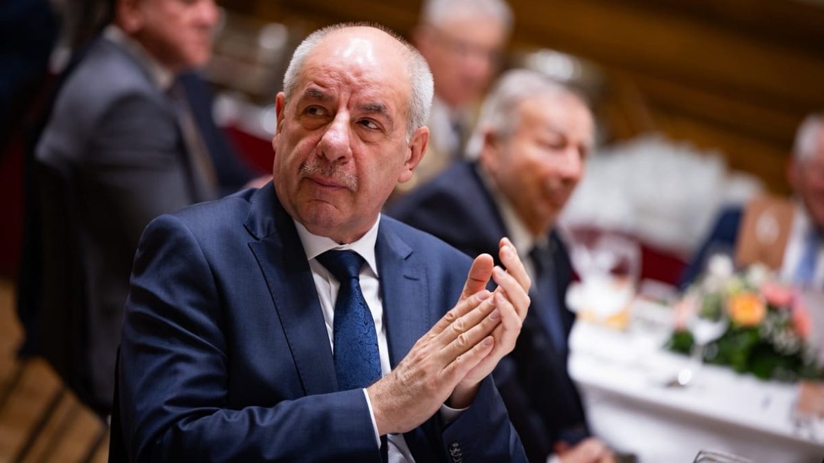 Reacție dură: Biroul lui Sulyok Tamas, vizat de Magyar Peter