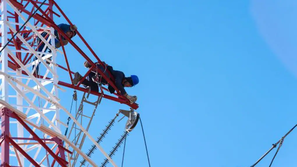 Se anunță întreruperi programate ale furnizării de energie electrică în mai multe zone din București, Giurgiu și Ilfov, în perioada 6-12 aprilie 2026, ca urmare a unor lucrări de reparații, modernizare și mentenanță la rețelele electrice