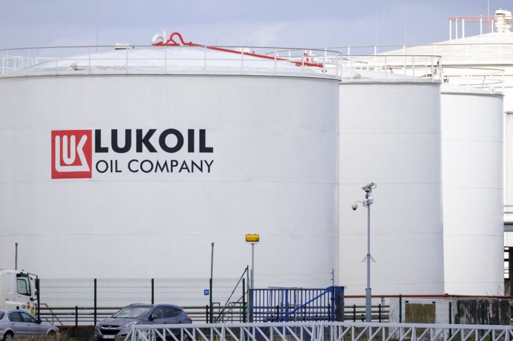 România cere SUA acord pentru Petrotel: Cum blocăm banii lui Putin?