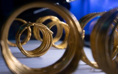 Recuperarea Coifului de AUR de la Cotofenești și a celor trei brățări dacice furate de la Muzeul Drents din Olanda reprezintă o veste bună pentru patrimoniul cultural românesc, însă detaliile despre modul în care s-au întâmplat jaful și implicațiile financiare rămân încă în centrul atenției