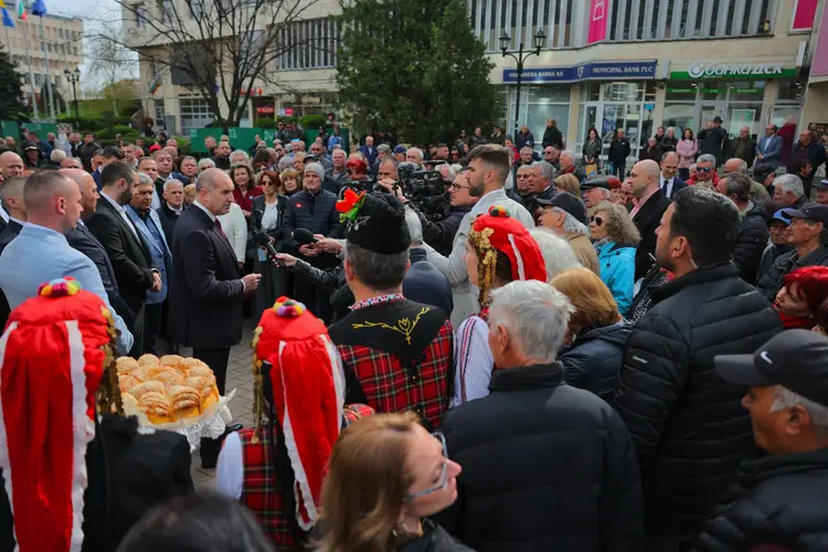Bulgaria: Rumen Radev, noul Orban? Partidul "Progresistă" favorit la alegeri