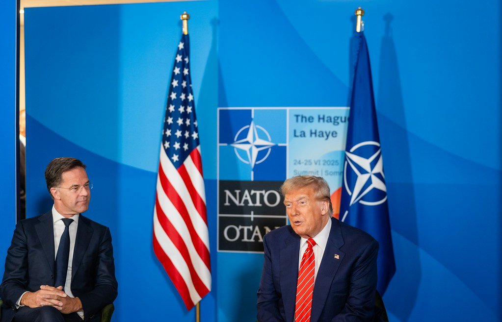 Prim-ministrul Olandei, Mark Rutte, s-a întâlnit miercuri la Washington cu fostul președinte american Donald Trump, discuțiile având loc în contextul tensiunilor din cadrul NATO, generate de conflictul din Iran