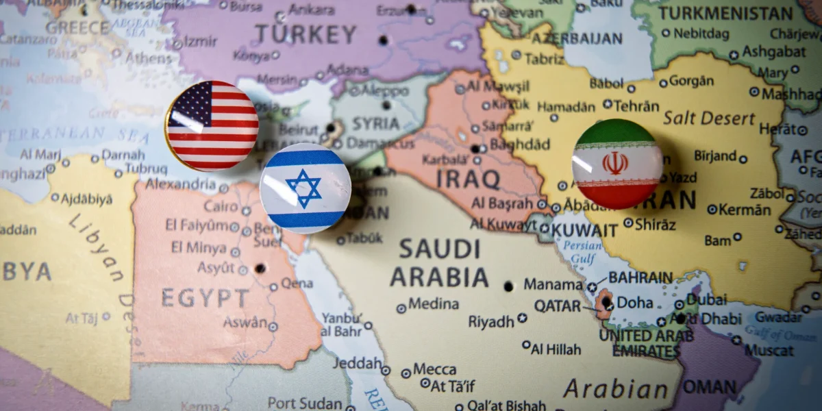 Nave americane în Strâmtoarea Ormuz: Washington apără libertatea de navigatie