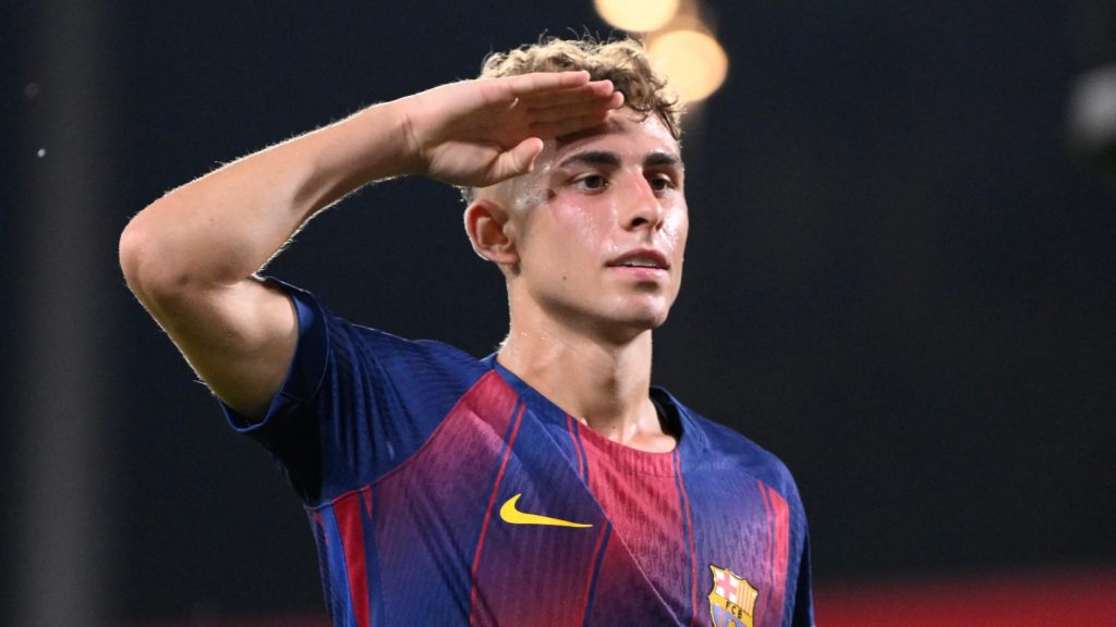 Satul Spaniol: Case Albe, Liniște și Bucuria Fotbalului