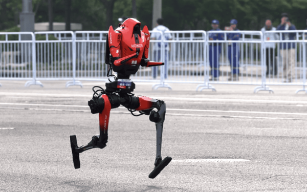 Roboții Umanoizi au zdrobit recordul mondial la semimaraton în China