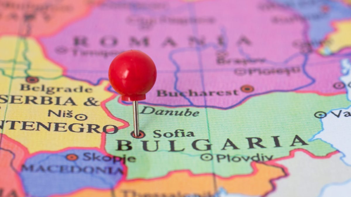 Radev, pe val: Coaliția fostului președinte, mare favorită la scrutinul bulgar