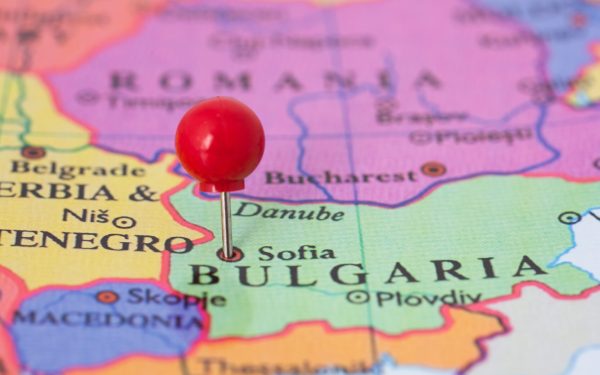 Radev, pe val: Coaliția fostului președinte, mare favorită la scrutinul bulgar