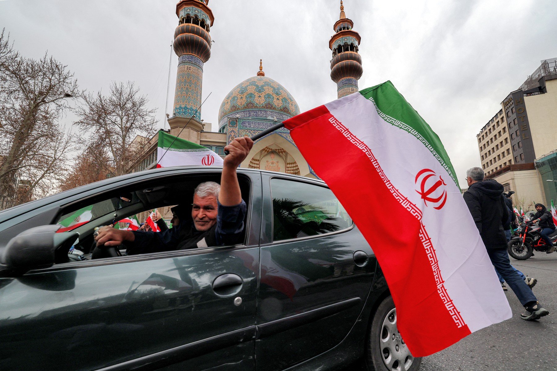 Oficiali americani și israelieni au primit luni o informație neașteptată privind negocierile cu Iranul, pe fondul apropierii termenului limită stabilit anterior