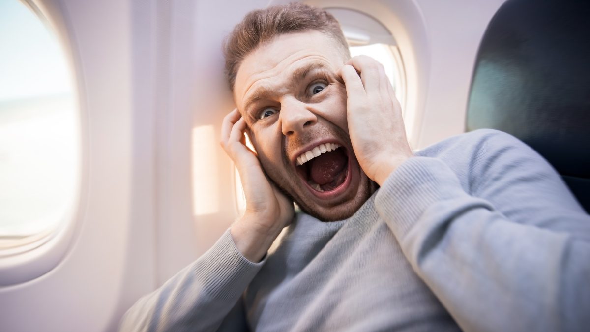 Scapă de durerea de urechi în AVION: Trucuri simple și rapide