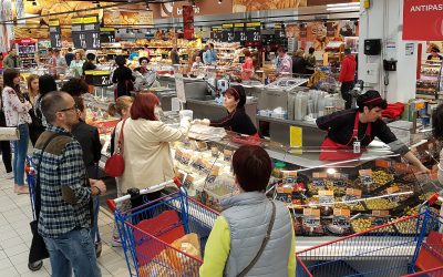 Președintele Consiliului Concurenței avertizează asupra riscului de creștere artificială a prețurilor Președintele Consiliului Concurenței, Bogdan Chirițoiu, a atras atenția că toate declarațiile prin care companiile anunță intenții de a majora prețurile pot duce la coordonarea comportamentului concurenților și la o creștere artificială a prețurilor pe piață