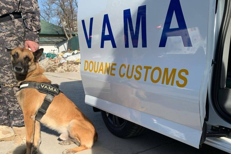 Autoritatea Vamală Română (AVR) a lansat luni, 6 aprilie 2026, o amplă operațiune de control pe principalele rute de transport din țară, concentrată pe importurile de produse alimentare perisabile