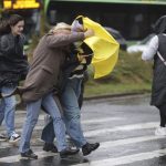 Vânt puternic în mai multe zone. Cum va fi vremea în București. Anunț de ultimă oră al meteorologilor