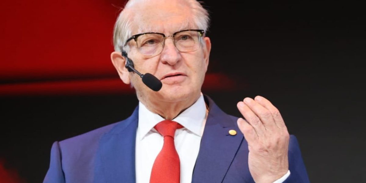 Cozonac și miel de Paște: Ora ideală pentru a mânca. Sfaturile medicului Vlad Ciurea